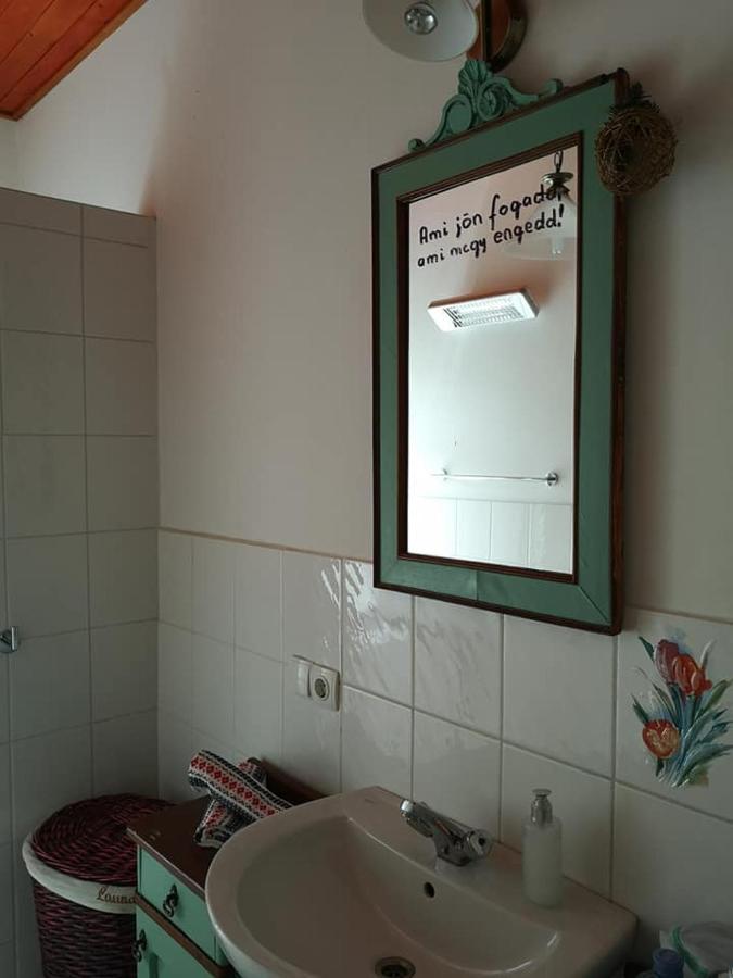 Nyugalomsziget Villa Kotcse ภายนอก รูปภาพ