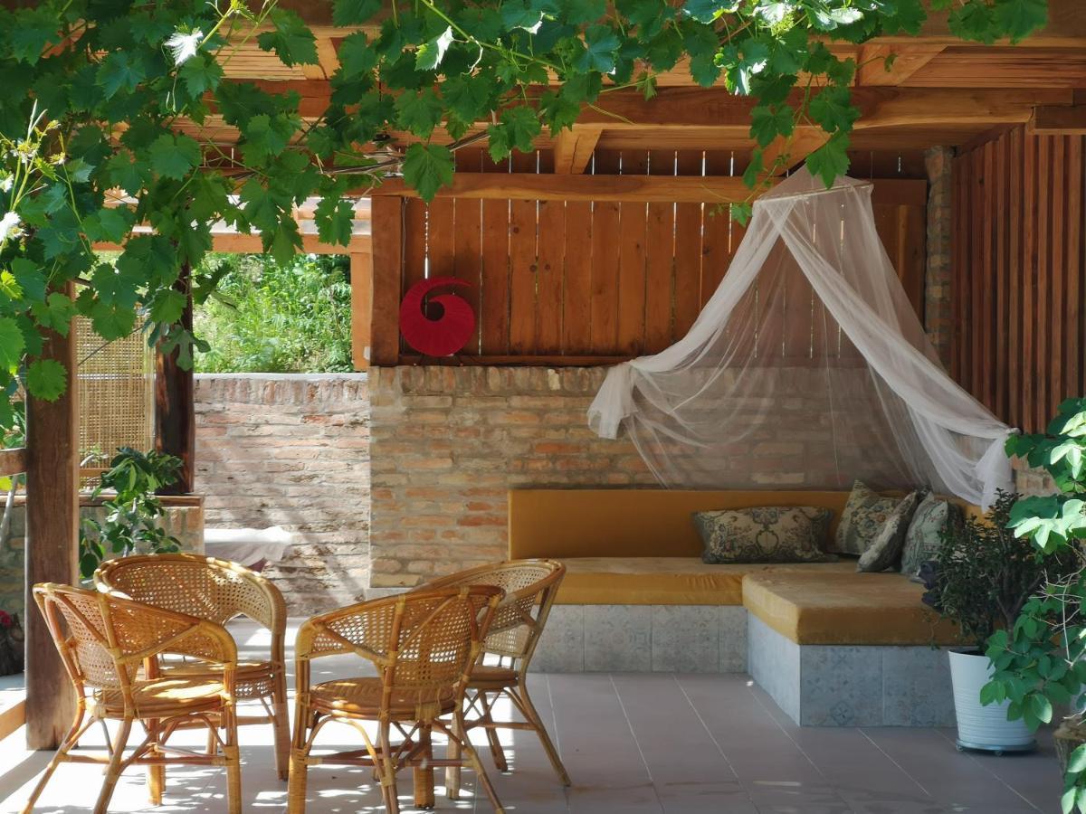 Nyugalomsziget Villa Kotcse ภายนอก รูปภาพ